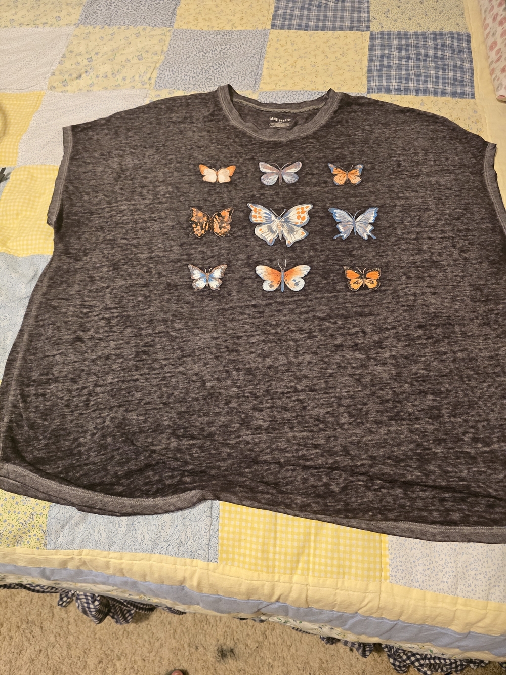 Lane Bryant Dark Gray Short Sleeve Tee with Orange and Blue Butterflies